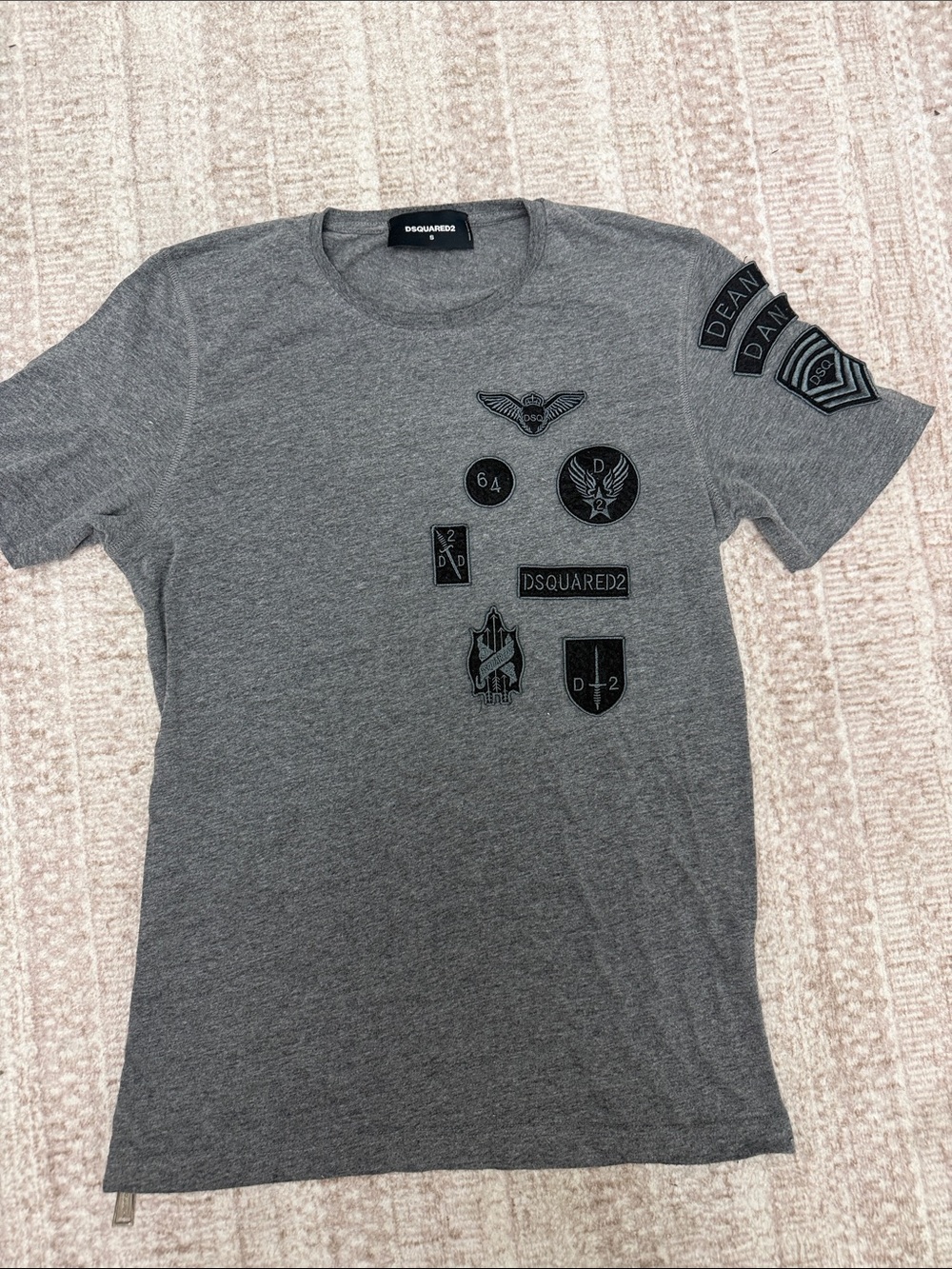 DSQUARED2 Gray Short-Sleeve Crest Patch Logo Tee